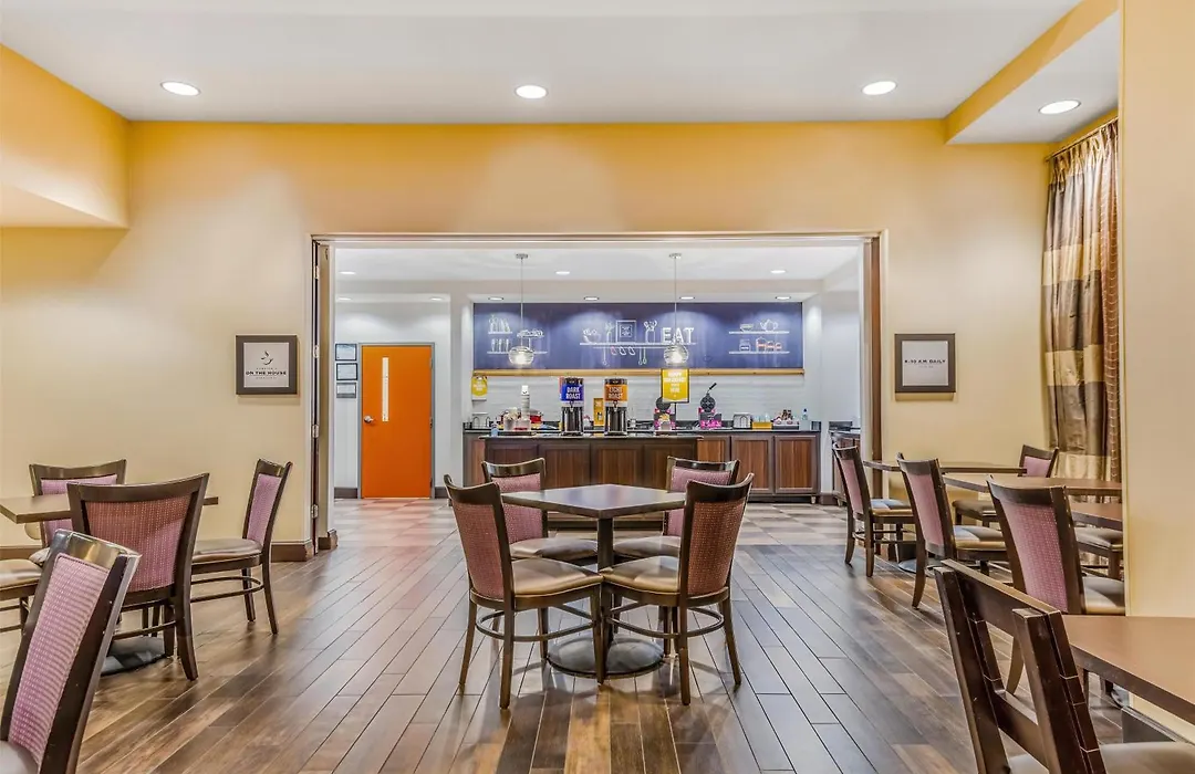 Hampton Inn & Suites Detroit/Airport Romulus-1
